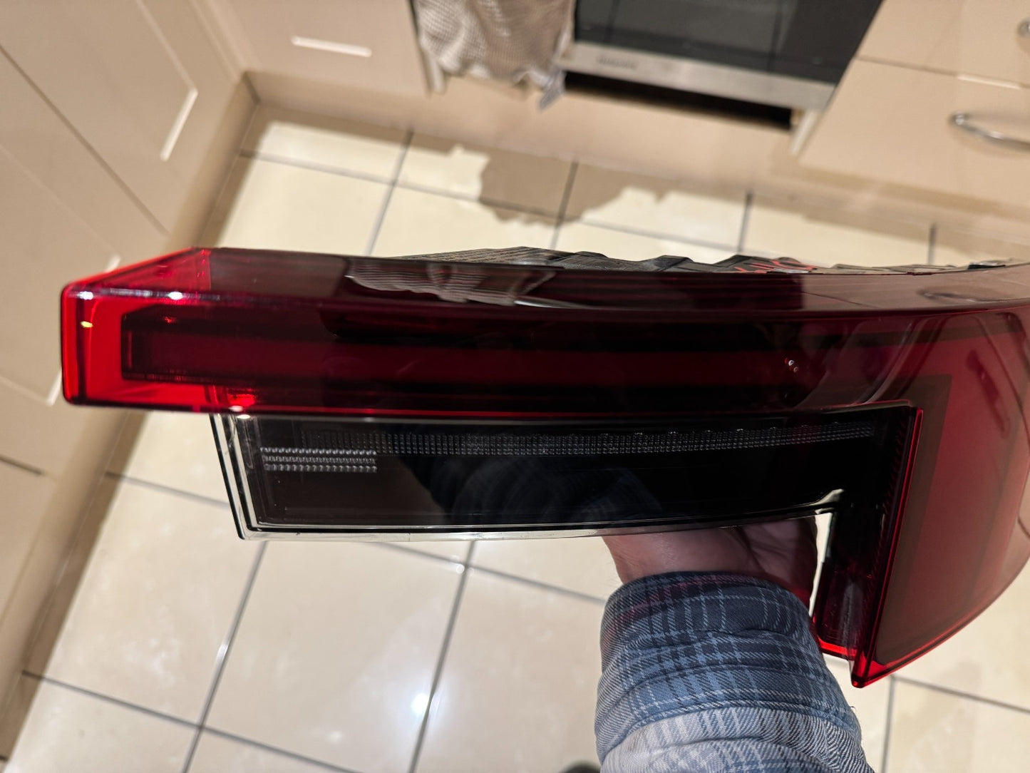 Polestar 4 2025 Right Tail Light P8892891396 SLIGHT DAMAGE SEE PHOTOS 5,6,7