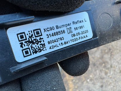 2025 GENUINE VOLVO XC90 mk2 2016   LEFT REAR RED BUMPER REFLECTOR 31468556
