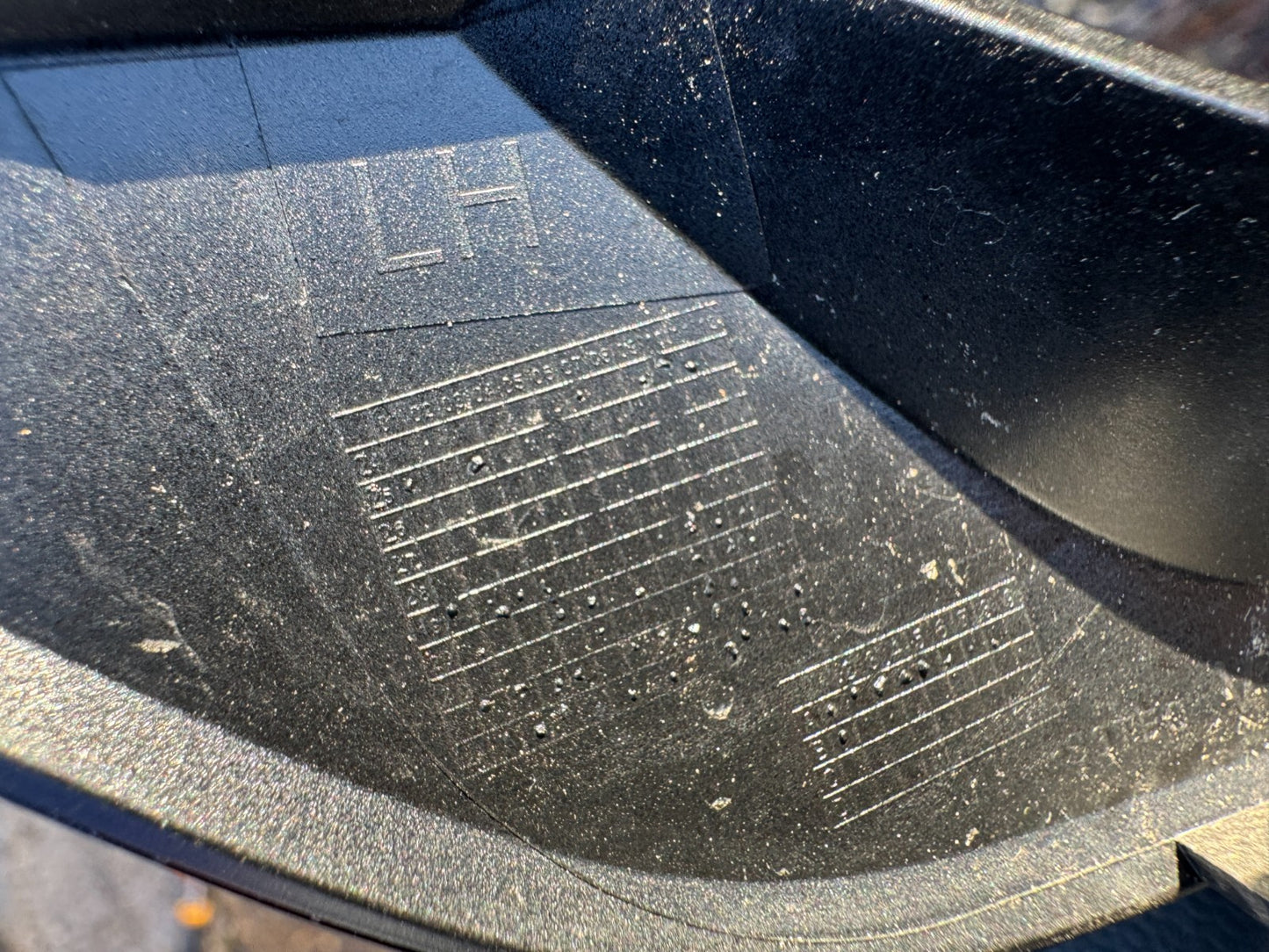 2025 VOLVO XC90 MK2 Rear Bumper Left Moulding Trim 31383856 GENUINE