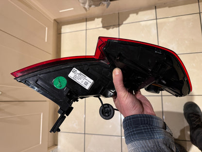 Polestar 4 2025 Right Tail Light P8892891396 SLIGHT DAMAGE SEE PHOTOS 5,6,7