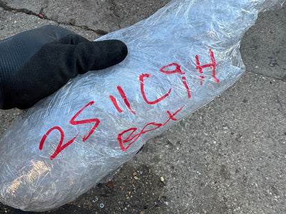 2025 GENUINE VOLVO XC90 mk2 2016   LEFT REAR RED BUMPER REFLECTOR 31468556