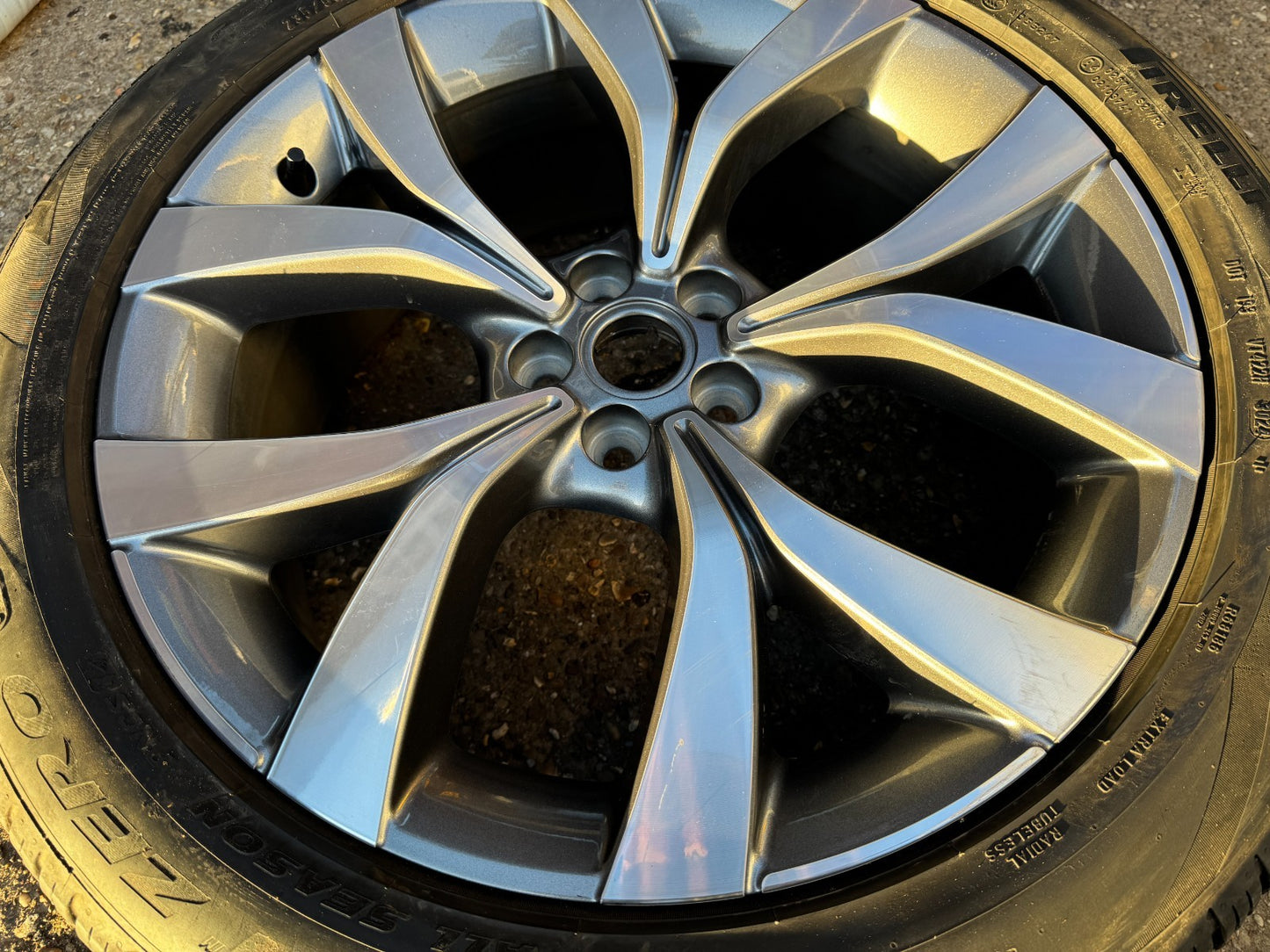 2025 RANGE ROVER EVOQUE L551 20" 8J GREY DIAMOND CUT ALLOY WHEEL K8D21007LA