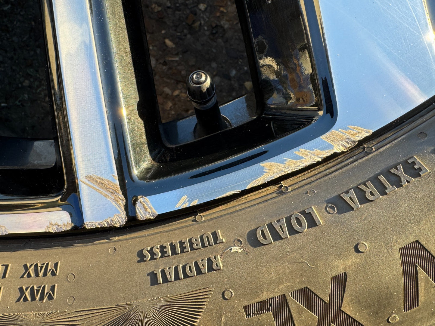 2025 Volvo XC90 21" 9J alloy wheel 2023 to 2026 32294603 scratched & good tyre!