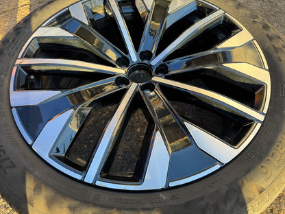 2025 Volvo XC90 21" 9J alloy wheel 2023 to 2026 32294603 scratched & good tyre!