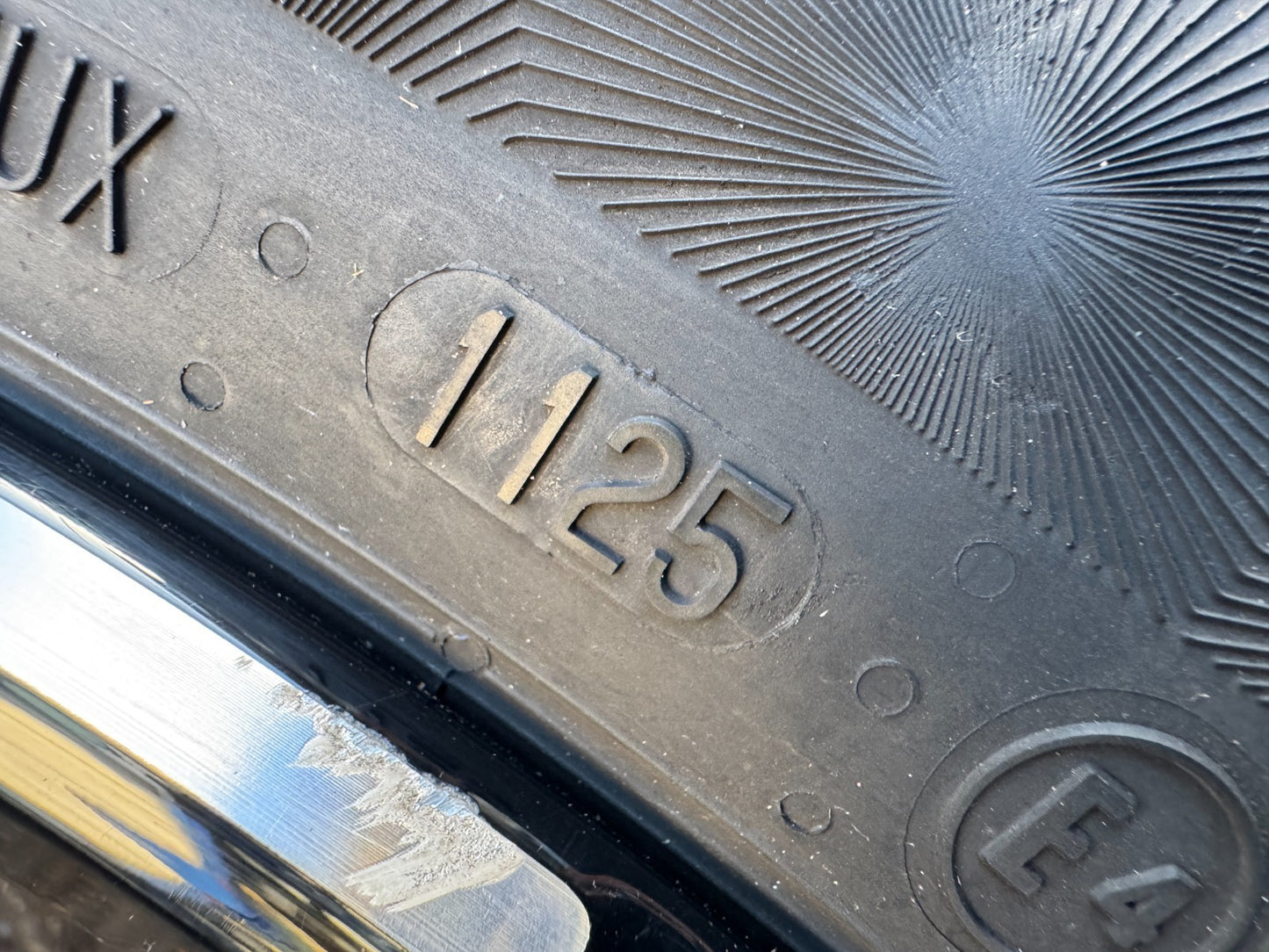 2025 Volvo XC90 21" 9J alloy wheel 2023 to 2026 32294603 scratched & good tyre!