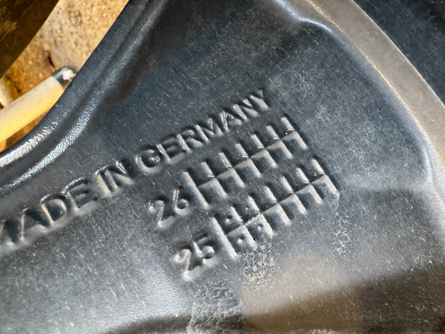 2025 Volvo XC90 21" 9J alloy wheel 2023 to 2026 32294603 scratched & good tyre!