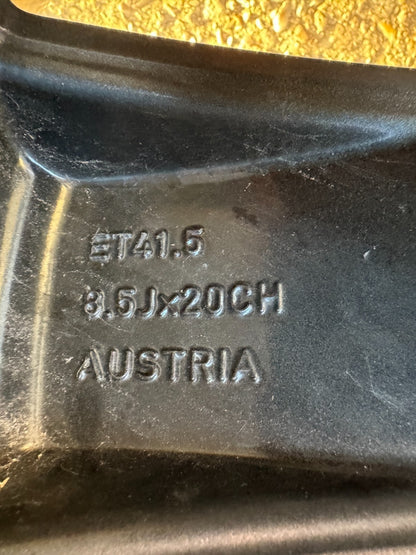 GENUINE LAND ROVER DEFENDER L663 20" 8.5J GREY ALLOY WHEEL L8B21007HA VERY GOOD!