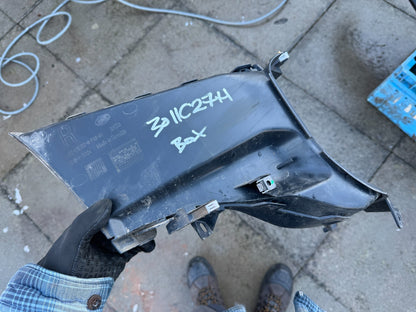 Defender l663 front lower air vent, right hand side ,genuine part  L8B2-17E762-A