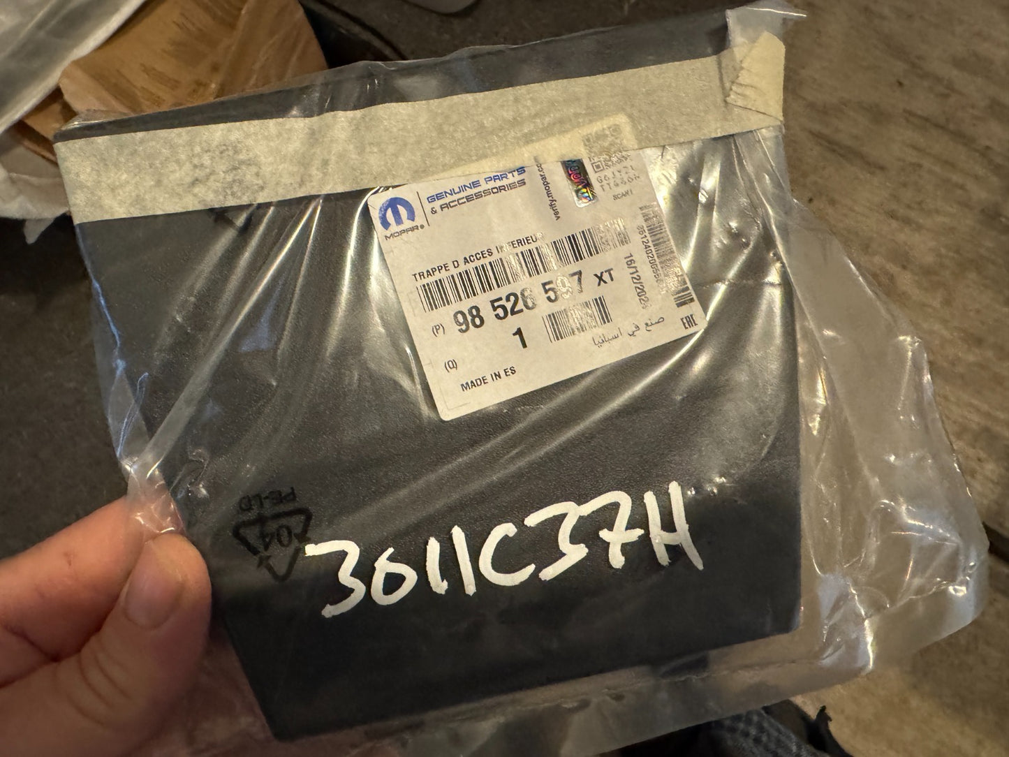 PEUGEOT 2008 MK2 Front Bumper Recess Door 98526597XT NEW GENUINE