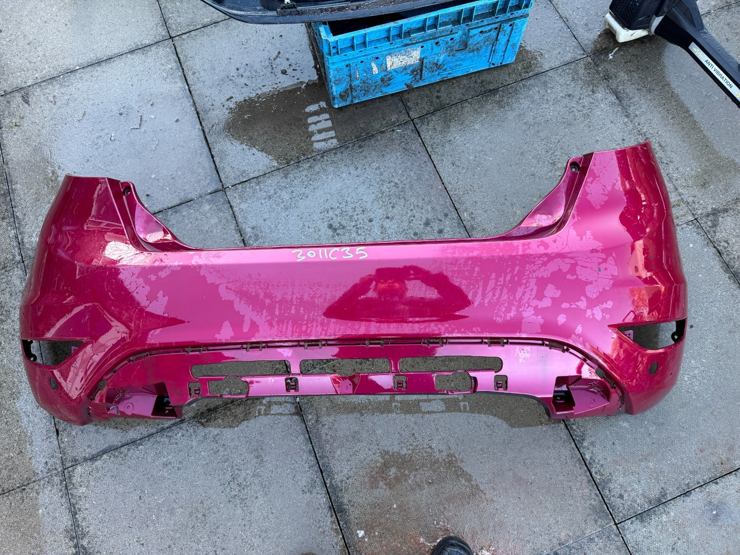 Genuine FORD Focus 2011 Bumper Rear 8A6117K823 Scratched