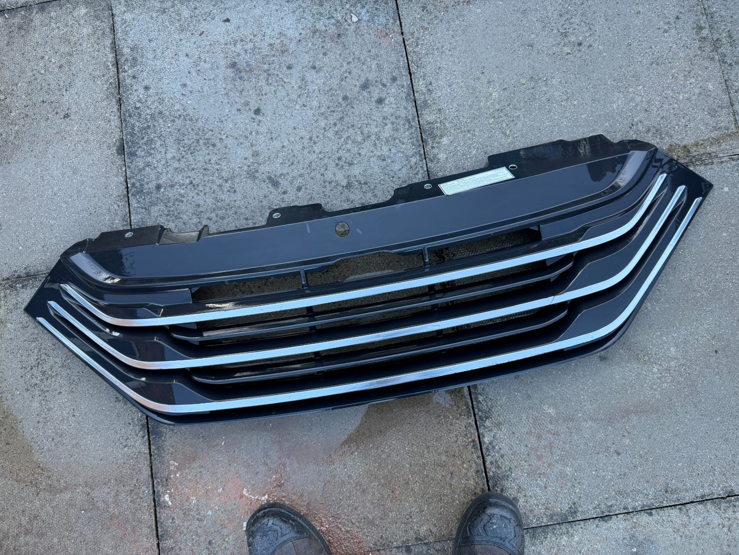 Genuine Front Grill iveco daily 2022 on chrome scratched 5802799786