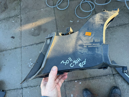 Defender l663 front lower air vent, right hand side ,genuine part  L8B2-17E762-A