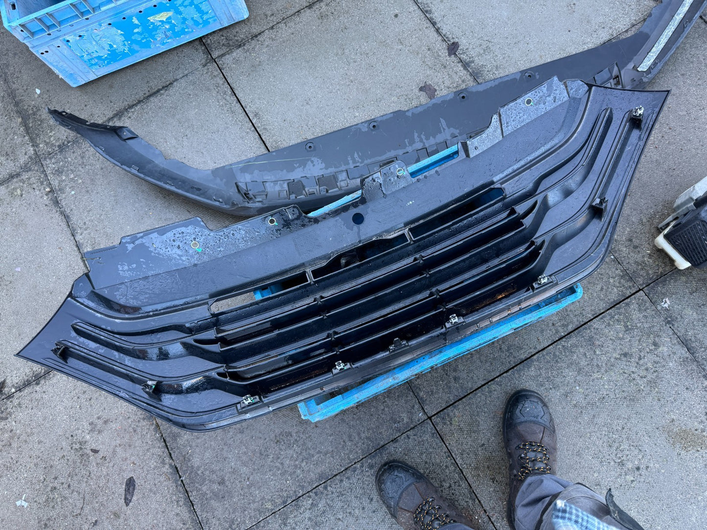 Genuine Front Grill iveco daily 2022 on chrome scratched 5802799786