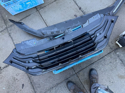 Genuine Front Grill iveco daily 2022 on chrome scratched 5802799786