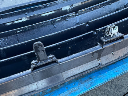 Genuine Front Grill iveco daily 2022 on chrome scratched 5802799786