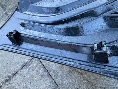 Genuine Front Grill iveco daily 2022 on chrome scratched 5802799786