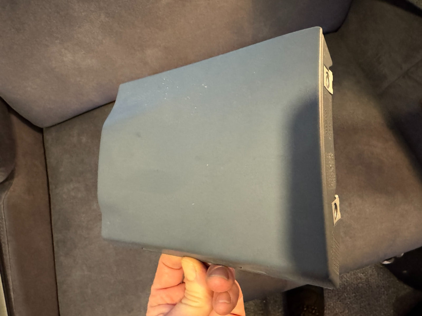 Genuine Volvo XC60 2025 Right Front door trim (molding) 32216696 in primer