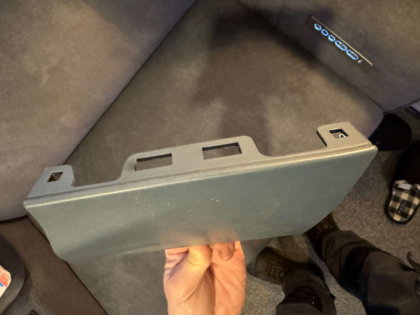 Genuine Volvo XC60 2025 Right Front door trim (molding) 32216696 in primer