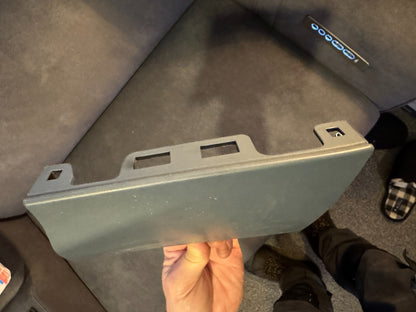 Genuine Volvo XC60 2025 Right Front door trim (molding) 32216696 in primer