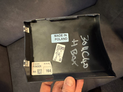 Genuine Volvo XC60 2025 Right Front door trim (molding) 32216696 in primer