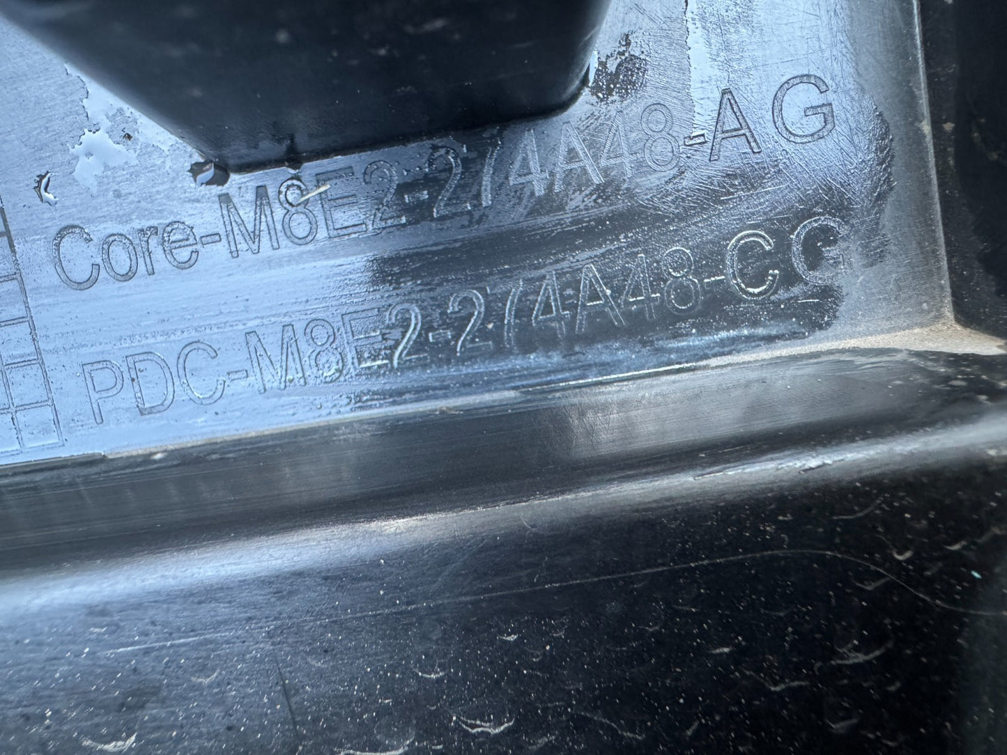 GENUINE RANGE ROVER VOGUE L460 REAR RIGHT DOOR LOWER MOULD 2022-ON M8E2274A48