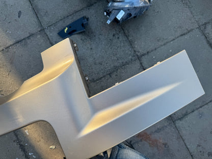 2024 land rover defender front trim facia L663 s8bm-17820 broken clips scratched