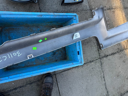 2024 land rover defender front trim facia L663 s8bm-17820 broken clips scratched