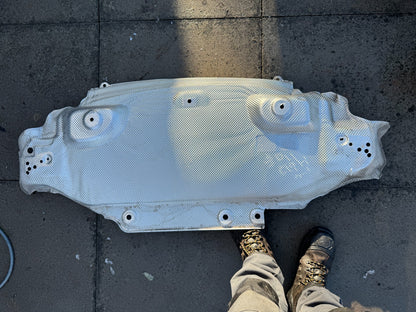 2022-24 RANGE ROVER L460 REAR EXHAUST MUFFLER HEAT SHIELD FLOOR METAL GUARD TRIM