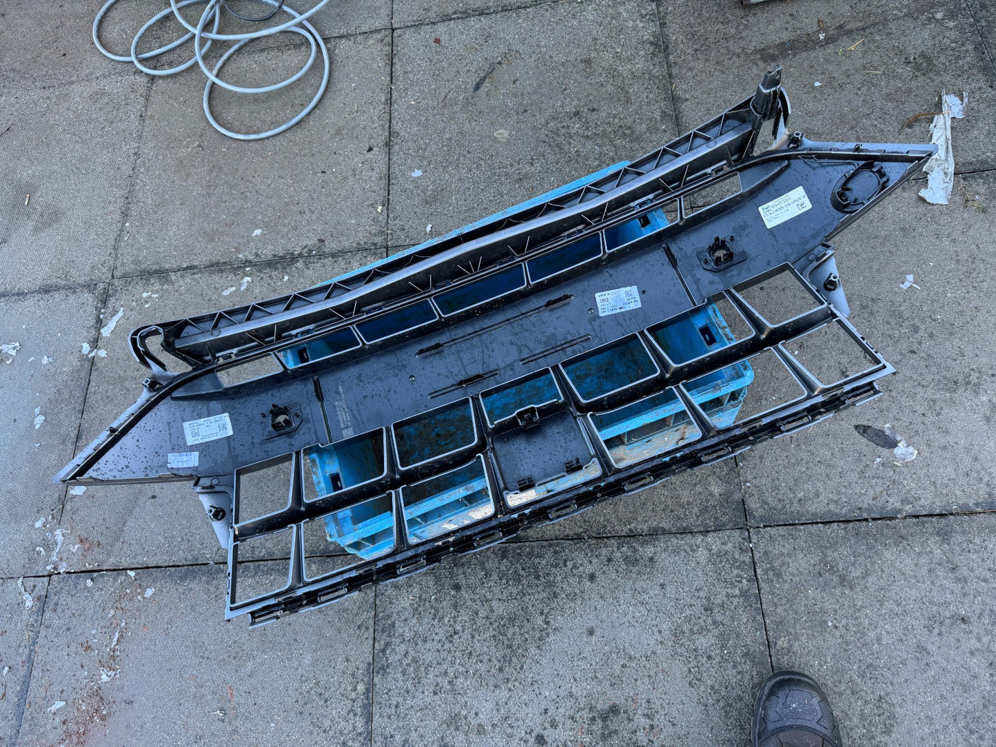 CUPRA LEON Front Grill 2025-On | OEM 5FA853667H Used Genuine REAR DAMAGE