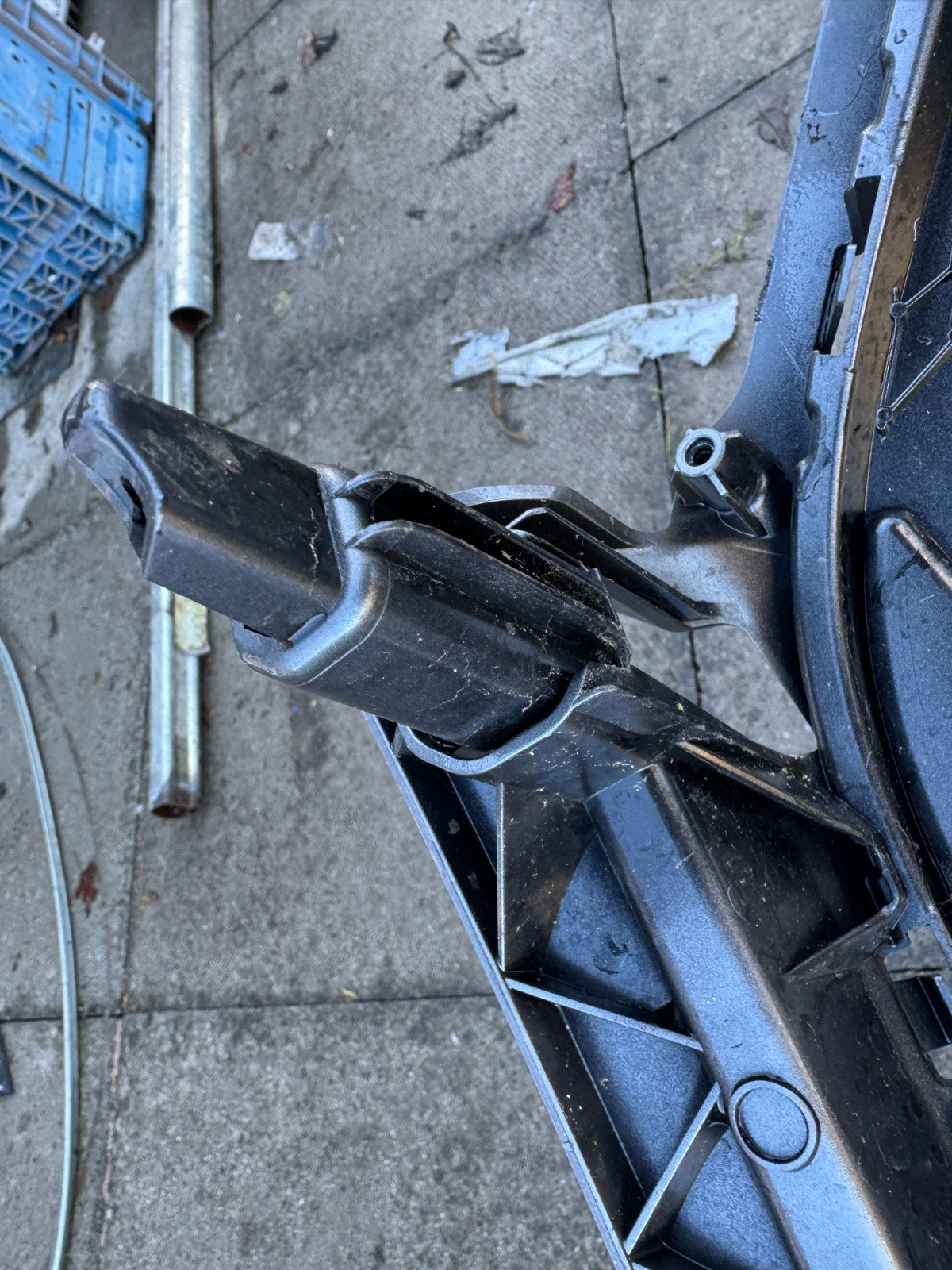 CUPRA LEON Front Grill 2025-On | OEM 5FA853667H Used Genuine REAR DAMAGE