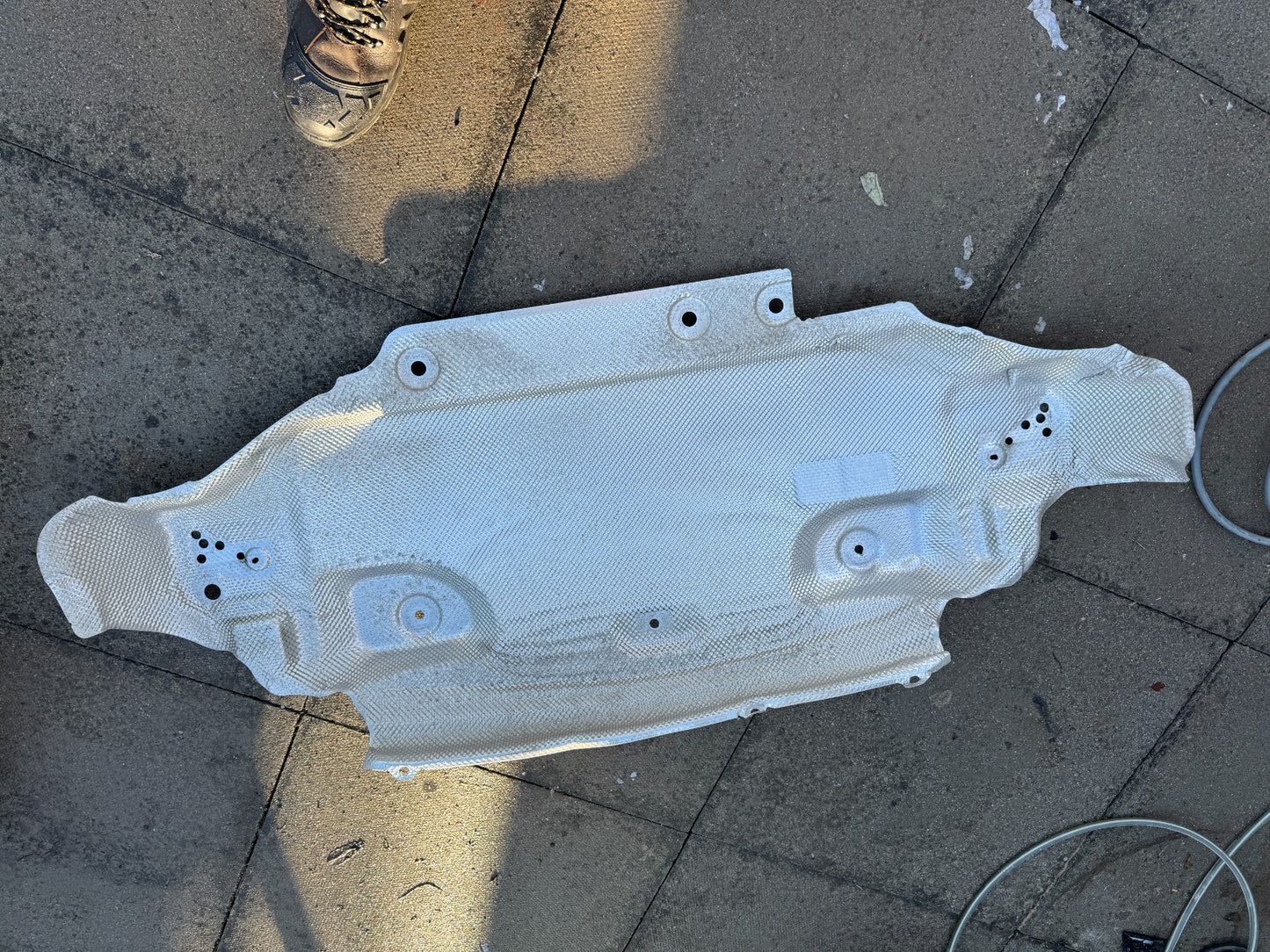 2022-24 RANGE ROVER L460 REAR EXHAUST MUFFLER HEAT SHIELD FLOOR METAL GUARD TRIM