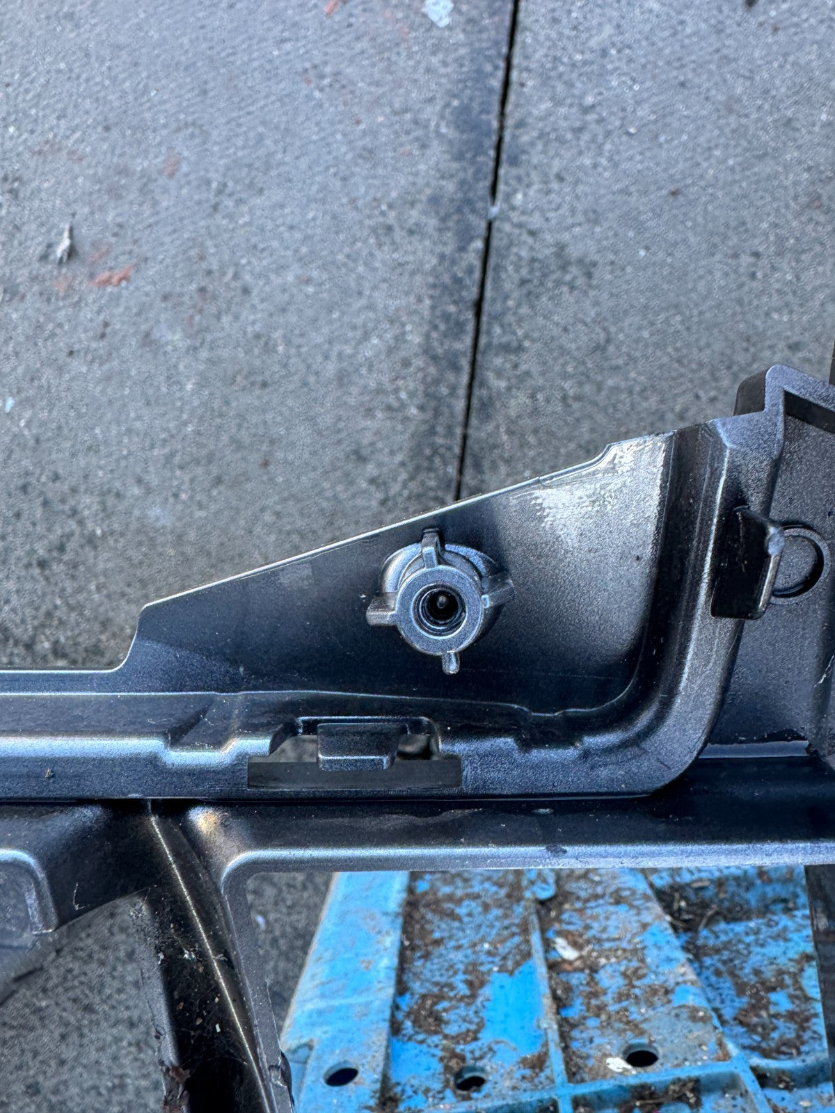 CUPRA LEON Front Grill 2025-On | OEM 5FA853667H Used Genuine REAR DAMAGE