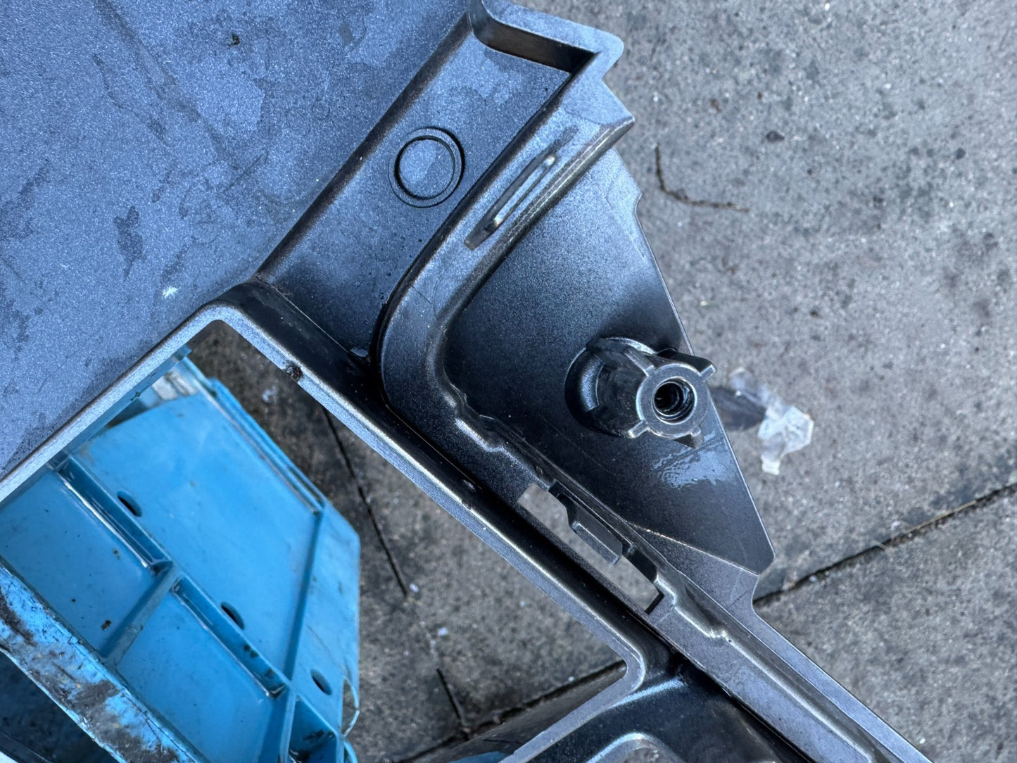 CUPRA LEON Front Grill 2025-On | OEM 5FA853667H Used Genuine REAR DAMAGE