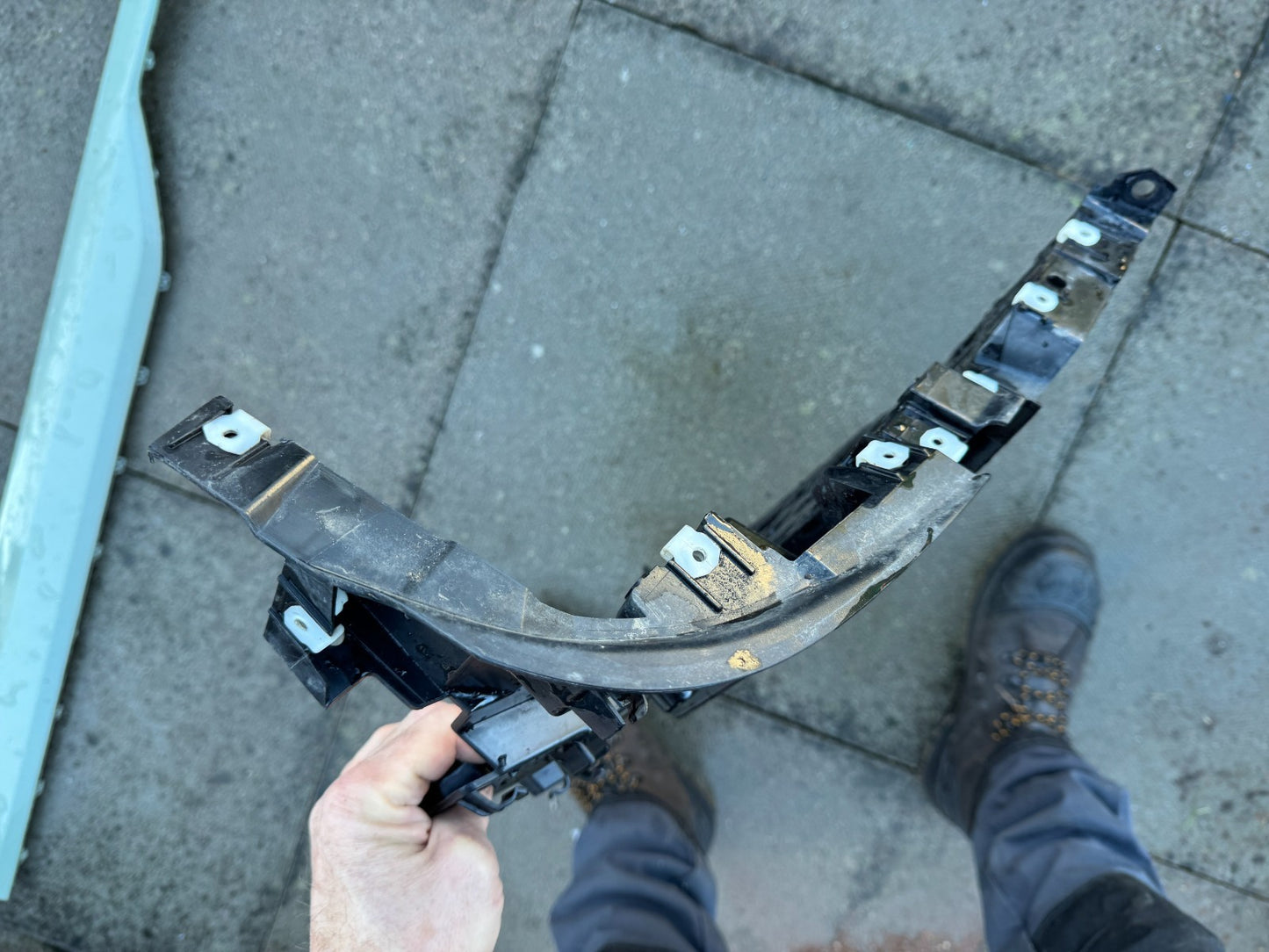 2025 RANGE ROVER SPORT MK3 L461 AUTOBIOGRAPHY BUMPER BRACKET LEFT N9X217A882A