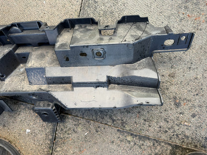 GENUINE RANGE ROVER SPORT L461 REAR BUMPER CENTRE BRACKET 2022-ON N9X217B861A