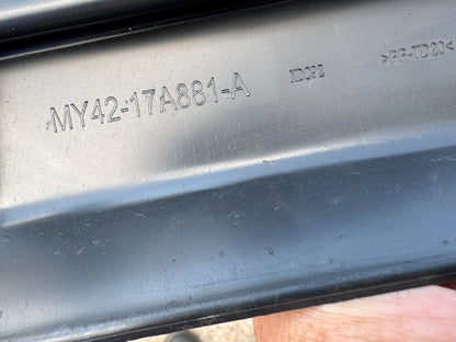 GENUINE LAND ROVER DISCOVERY L462 2020-2024 REAR RIGHT SIDE BUMPER MOUNT BRACKET