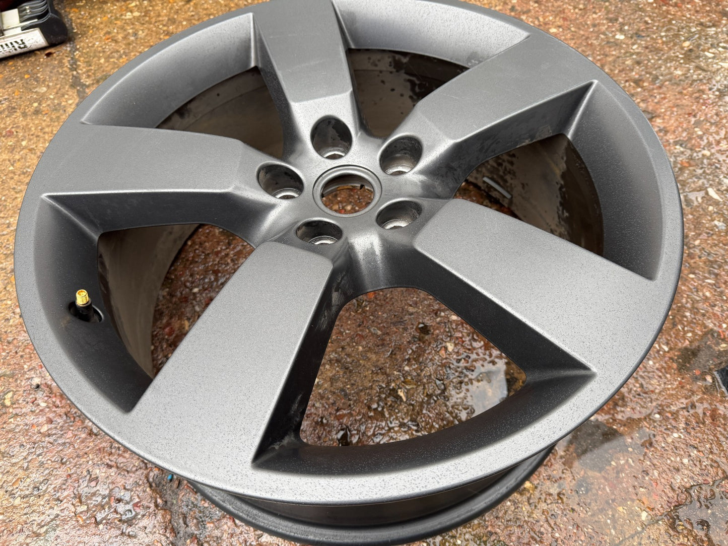 GENUINE LAND ROVER DEFENDER L663 20" 8.5J GREY ALLOY WHEEL L8B21007HA GOOD!