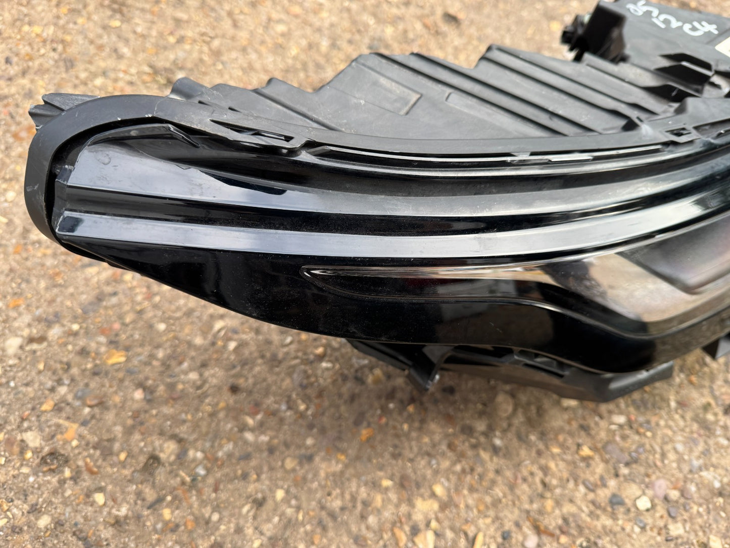 19-ON RANGE ROVER EVOQUE L551 FRONT RIGHT LOW LT HEADLIGHT M8D213W029AB DAMAGED