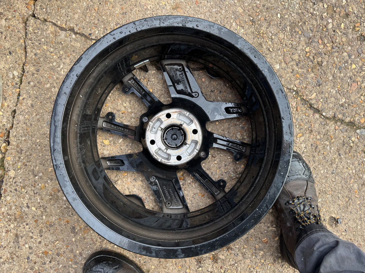 1x 2023 Genuine Peugeot 208 Hybrid GT Mk2 17” Alloy Wheel Rim 7Jx17 9851308480