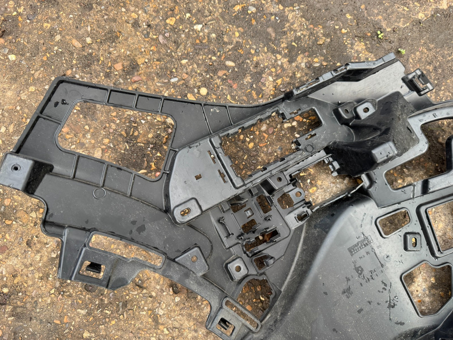 BMW X2 U10 Front Left Bumper Bracket 7884919 2024