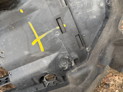 Volvo XC40 GENUINE intercooler air Duct With Motor 31455422 Damaged