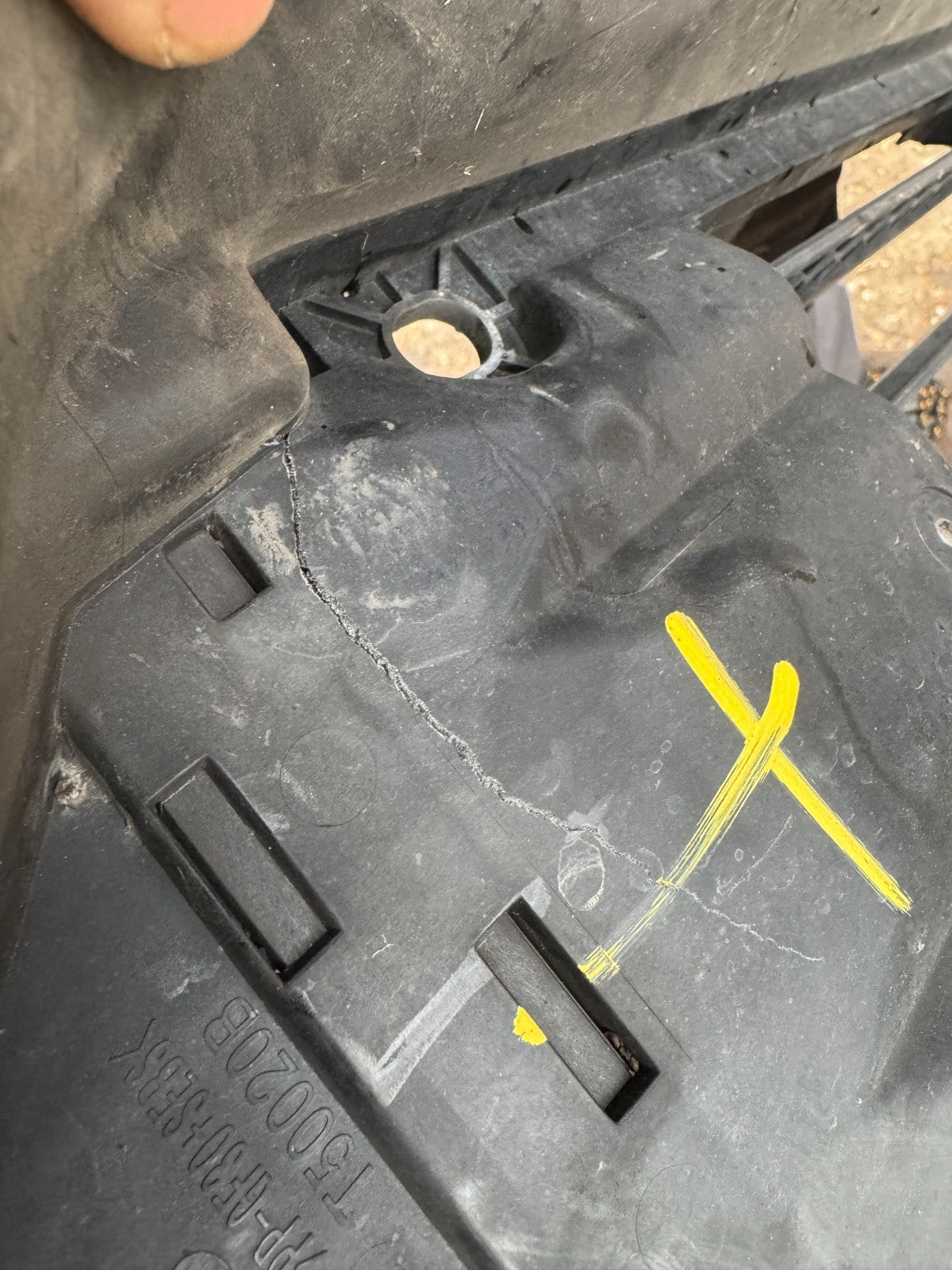 Volvo XC40 GENUINE intercooler air Duct With Motor 31455422 Damaged