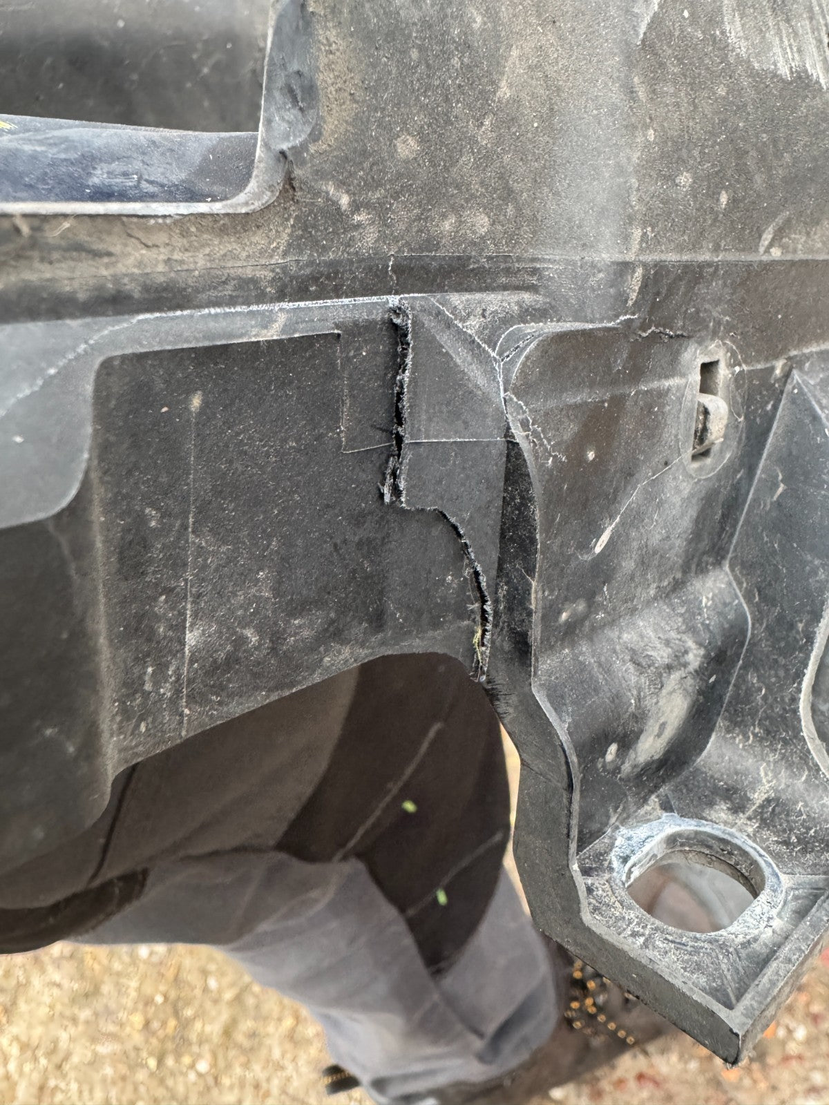 Volvo XC40 GENUINE intercooler air Duct With Motor 31455422 Damaged