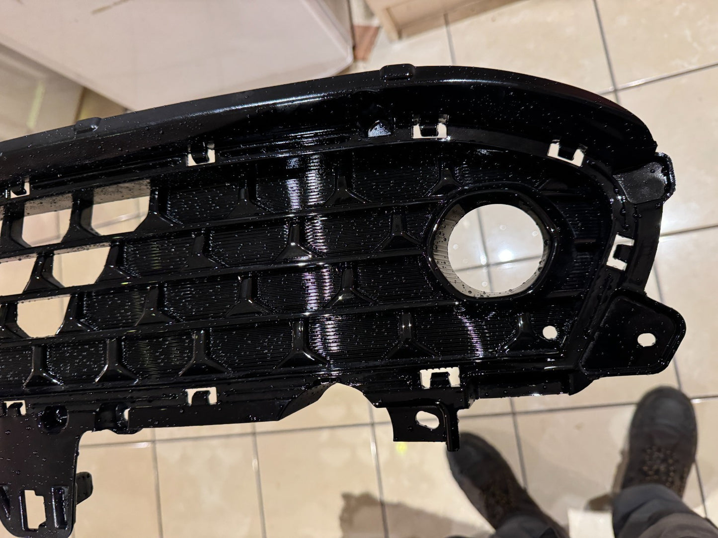 NEW HYUNDAI KONA FRONT BUMPER LOWER GRILLE 17-24  86560J9CD0 GENUINE