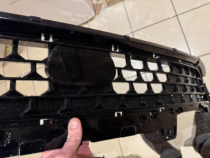 NEW HYUNDAI KONA FRONT BUMPER LOWER GRILLE 17-24  86560J9CD0 GENUINE