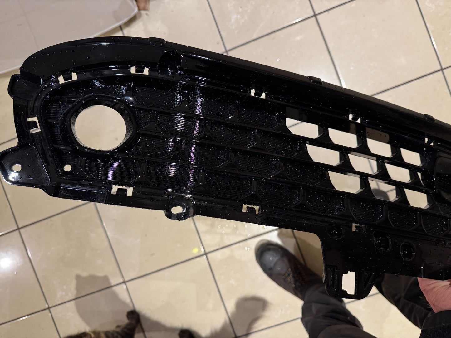 NEW HYUNDAI KONA FRONT BUMPER LOWER GRILLE 17-24  86560J9CD0 GENUINE