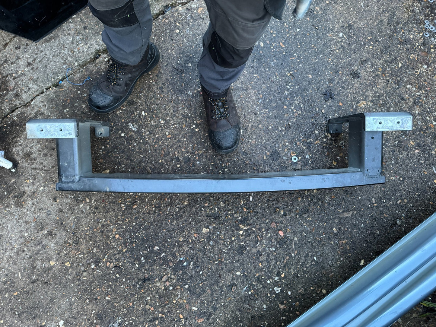 LAND ROVER DEFENDER L663 Front Bumper Beam Crash Bar LR146560 L8B210005AE