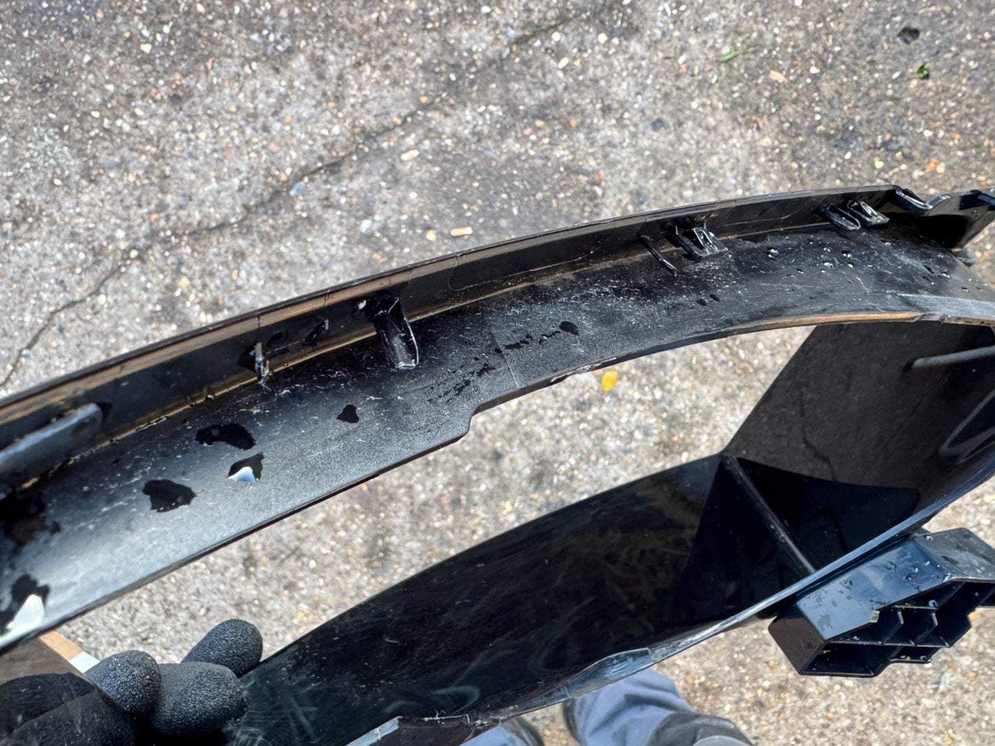 2025 Land Rover Defender L663 Front Left Headlamp Surround L8B2-13C025 scratched