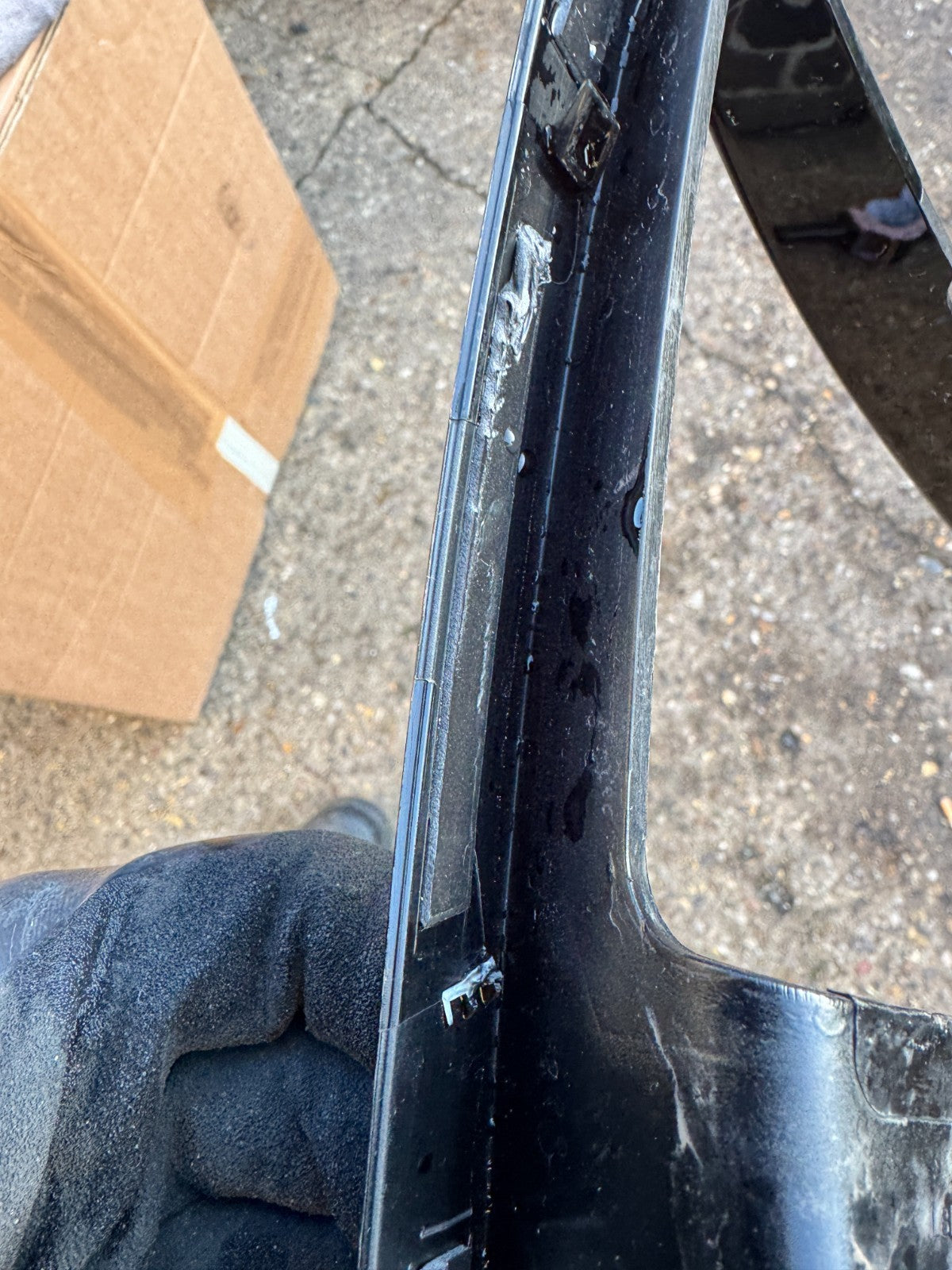 2025 Land Rover Defender L663 Front Left Headlamp Surround L8B2-13C025 scratched