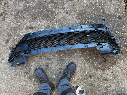 RANGE ROVER EVOQUE L551  2018-2024 GENUINE FRONT BUMPER LOWER GRILLE